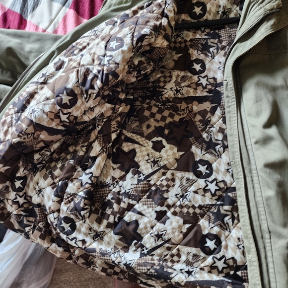 Quicksilver Winter Jacket - Picture 2 of 4